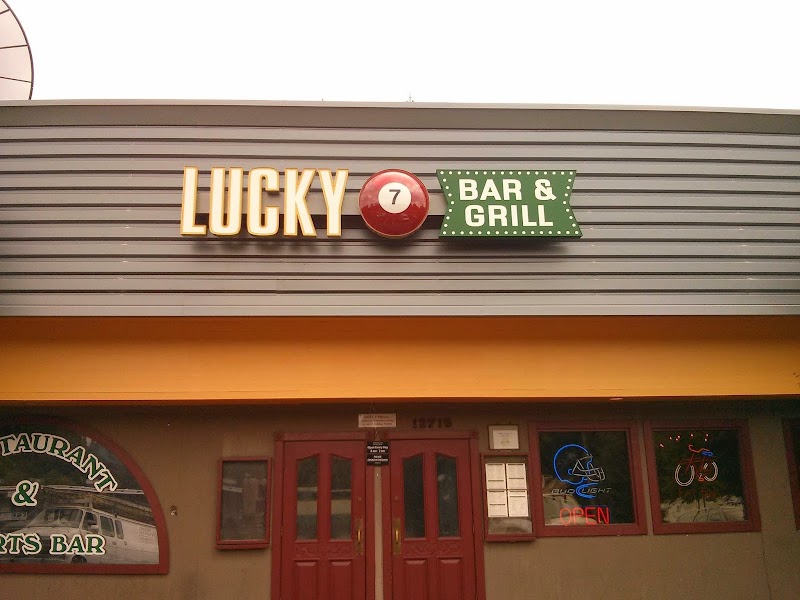 Lucky 7 Bar & Grill - Seattle Foosball